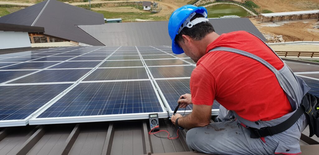 Basta installare i pannelli sul 30% dei tetti italiani e c’è energia per tutte le case !​